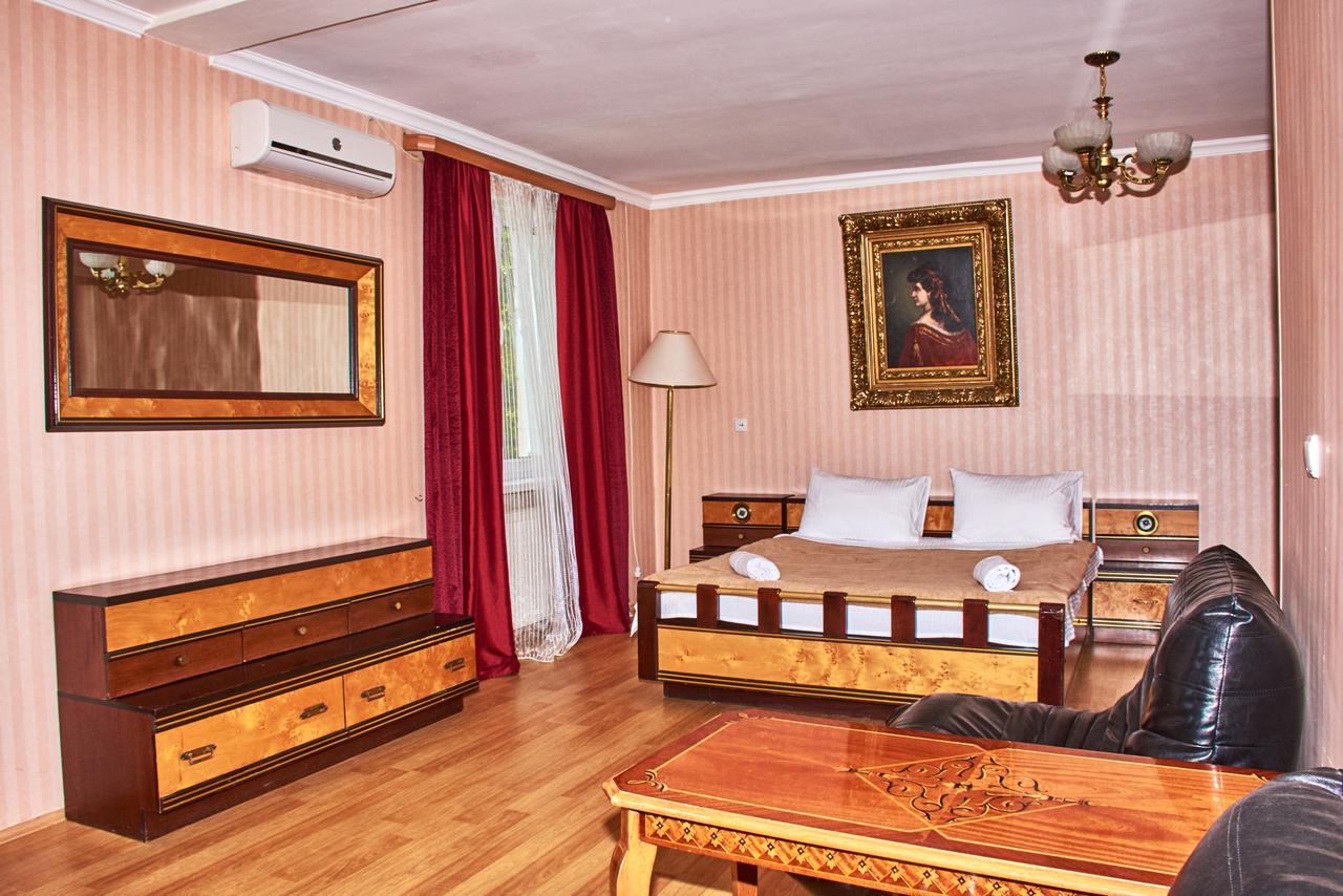 Hotel Georgia Gori Kültér fotó
