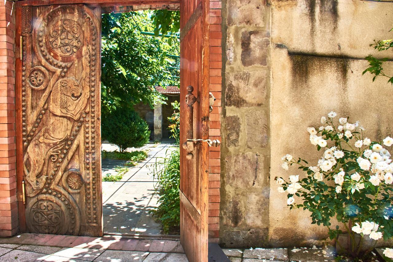 Hotel Georgia Gori Kültér fotó